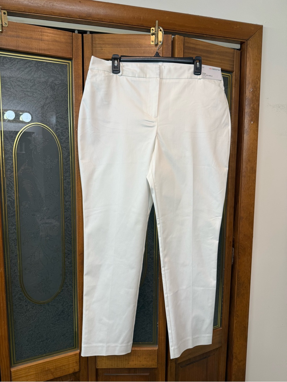 LIZ CLAIBORNE LADIES Crisp White Slim Dress Pants, BRAND NEW